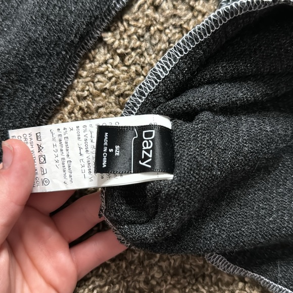 Dazy Shoulder Shirt - Picture 3 of 3